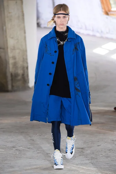 Look 10